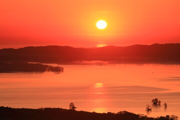 大沼国定公園日暮山から俯瞰する朝焼けの大沼