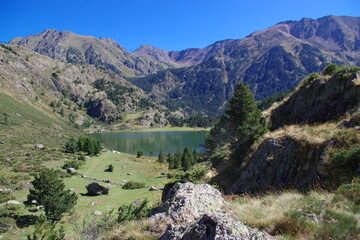 Lac de montagne des Pyrénées en France