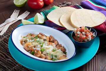 Ensalada de gambas mejicana