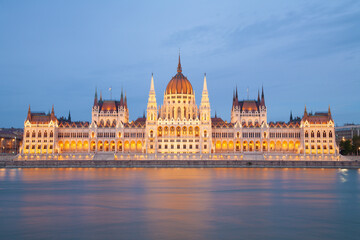 Fototapeta na wymiar Budapest - The Parliament at dusk