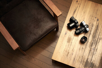 撮影機器とソファーとテーブルを真俯瞰で
