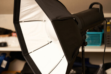 モノブロックストロボにソフトボックスをつけて