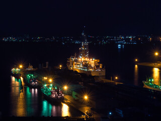 夜の清水港