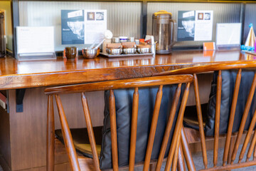 飲食店の椅子とテーブル