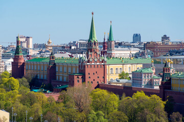 Fototapeta na wymiar Aerial view of the Moscow Kremlin and the Grand Kremlin Palace on a spring day