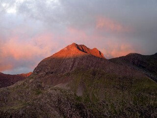 Fototapeta premium Dawn on Crib Goch the Snowdon Horseshoe