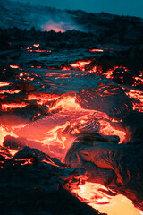 Atmospheric close-up view of flowing lava at volcano eruption site in Geldingadalir, Iceland — June 2021 - obrazy, fototapety, plakaty