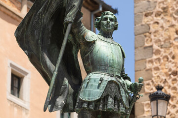 Fototapeta premium Bronze statue and monument in memory and honor of Juan Bravo, a former Castilian nobleman born in 1483