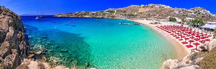 Selbstklebende Fototapeten Greece summer holidays. Cyclades .Most famous and beautiful beaches of Mykonos island - Super Paradise beach famous for beach parties ,with crystal celar waters © Freesurf