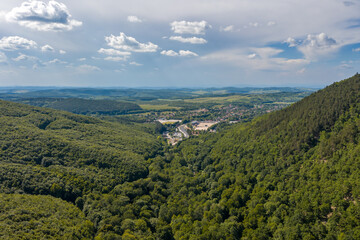 Obraz premium Hungary - Szilvásvárad (Szilvasvarad) landscape from drone view