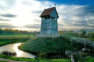 Turmh&uuml;gelburg L&uuml;tjenburg - Mittelalterliche Burg