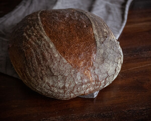 Brot auf Tuch 