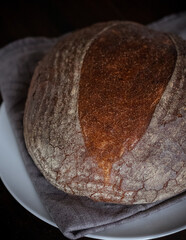 Brot auf Tuch in Nahaufnahme