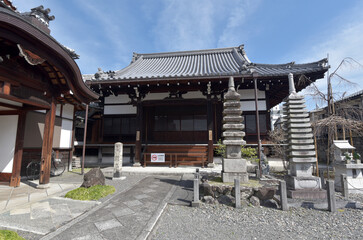 Fototapeta premium 聞名寺 本堂 京都市左京区