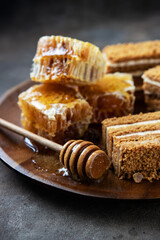 Russian sponge cake with honey (medovik)