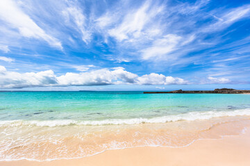 沖縄県宮古島、伊良部島の渡久地の浜・日本..