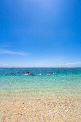 沖縄県宮古島、吉野海岸のサーファー・日本