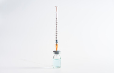 Medical instrument syringe and vaccine reagent bottle