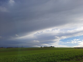 Averse de pluie qui arrive