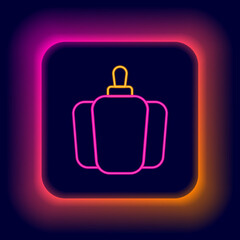 Obraz premium Glowing neon line Bell pepper or sweet capsicum icon isolated on black background. Colorful outline concept. Vector