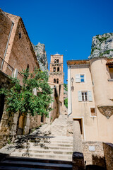 Dans les rues de Moustiers-Sainte-Marie