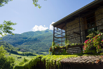 Fototapeta na wymiar house in the italian mountains