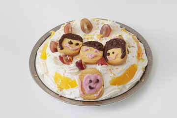 子供の手作りケーキ