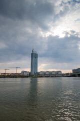 Fototapeta na wymiar Blick auf die Skyline von der Donauinsel aus