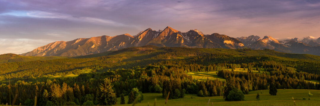 Panoramic Scenic Landscape at Tatra Mountains at Sunset © marcin jucha