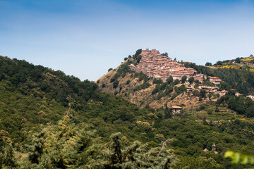 Fototapeta na wymiar Italia, Toscana, Monte Amiata, il paese di Montelaterone (GR)