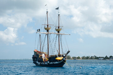 Obraz na płótnie Canvas Grand Cayman Island Pirate Ship Replica