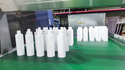 Coemetic plastic parts for injection molding,That is assembled into a cosmetic jar,