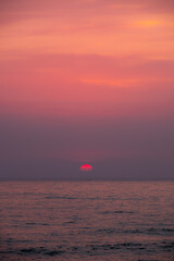水平線に沈む