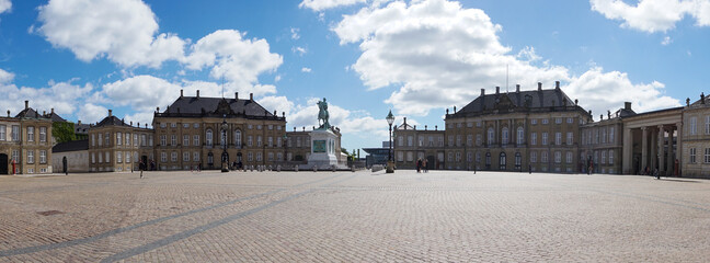 Fototapeta premium panorama view of the Amalienborg palaces and square in downtown Copenhagen