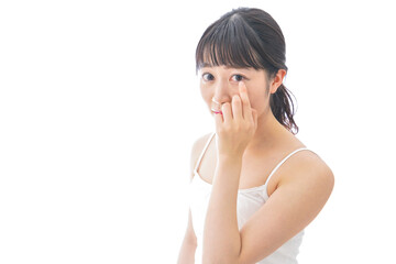 Fototapeta premium プレゼントを渡す若い女性