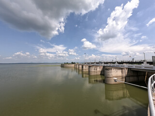 Obraz premium Pa Sak Jolasid Dam, the title of the largest reservoir in Thailand's central region.