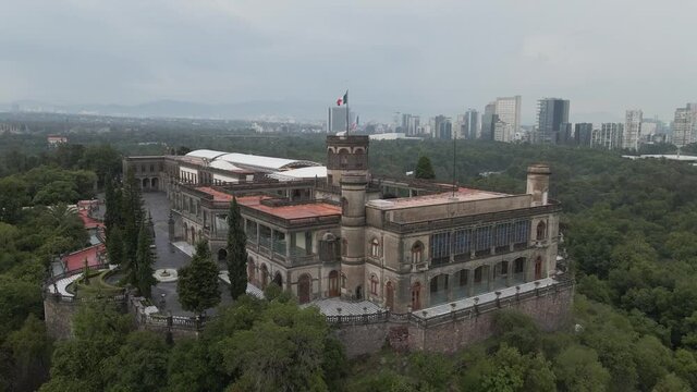 castillo de Chapultepec en ciudad de Mexico con Drone