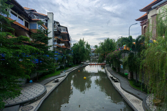 Kumbasari Market, Bali, Indonesia April 2, 2021: One of the icons of Denpasar city. The river `Tukad Badung` is between two traditional markets in Denpasar, namely Badung Market and Kumbasari Market