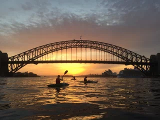 Photo sur Plexiglas Sydney Harbour Bridge Harbor Bridge Group Kayak