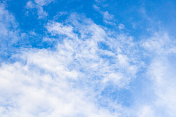 Obraz premium The blue sky and the clouds during the day