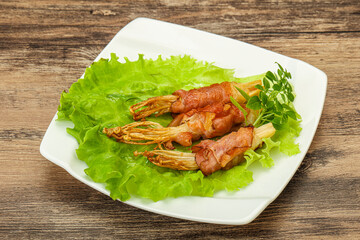 Roasted enoki mushrooms with bacon
