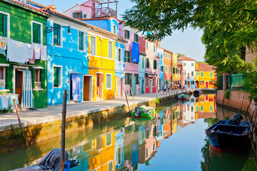 Fototapeta na wymiar Farbenfrohe Insel Burano, Venedig, Italien