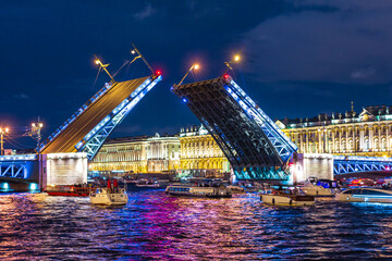 Fototapeta na wymiar drawbridge opening St. Petersburg palace bridge navigation