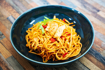 Vegetable noodles with chicken meat preparation