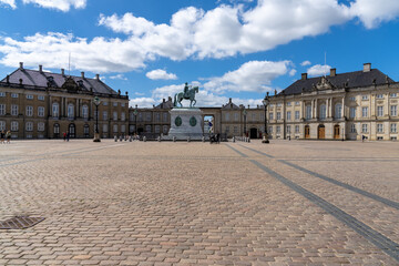 Fototapeta na wymiar view of the Amalienborg Palace Square in Copenhagen