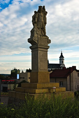 Ostrowiec Świętokrzyski - stara figura świętego Floriana. 