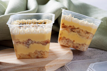 Passion fruit cake in the pot for delivery.