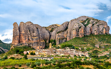 Fototapeta na wymiar Los Mallos de Aguero, rock formations in Huesca, Spain