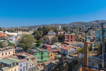 Fototapeta na wymiar Panoramic view of the houses in the center of Valparaiso, Chile