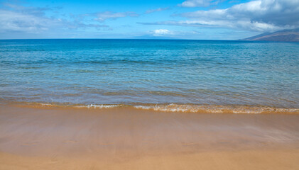 Fototapeta na wymiar Beach and tropical sea. Nature ocean landscape background.